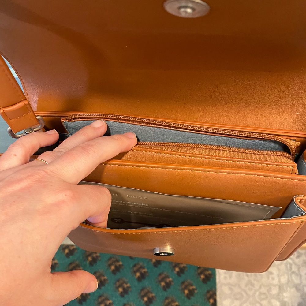 Pixie Mood | NWT Vegan & Cruelty Free Crossbody Bag - Picture 5 of 8